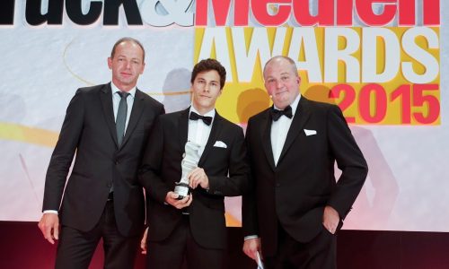 Adnymics wins the Print & Media Award. From left to right: Jürgen Freier (HP), Dominik Romer (Adnymics), Jörg Thadeusz