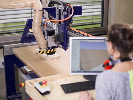 CNC Holzfräse im MakerSpace der UnternehmerTUM