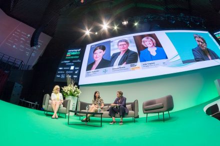 Noah Konferenz Podium