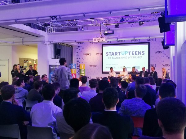 Hubert Aiwanger bei Startup-Tenns