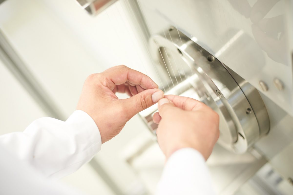 Seidenfaserproduktion bei AMSilk. 