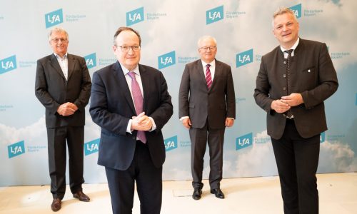 Roman Huber, Managing Director of Bayern Kapital, Ambroise Fayolle, Vice President of the EIB, Otto Beierl, Chairman of the Board of LfA Förderbank and Bavaria's State Secretary for Economic Affairs Roland Weigert (from left)