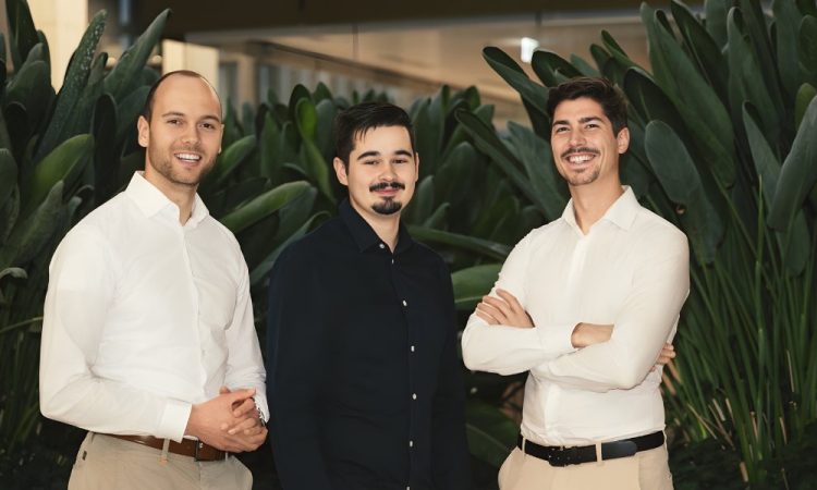 Silvernova Gründer, von li. nach re.: Lukas Ballweg (CEO), Nils Lißner (CTO), Felix Füssel (CMO)