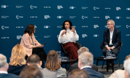 Helmut Schönenberger, CEO UnternehmerTUM, im Gespräch mit Dorothee Bär, Bundesministerin für Forschung, Technologie und Raumfahrt