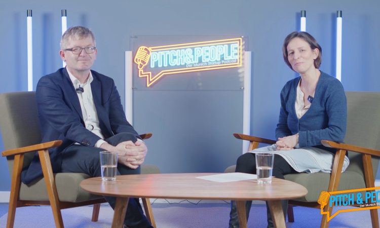 Helmut Schönenberger, CEO UnternehmerTUM im Gespräch mit Helen Duran von Munich Startup